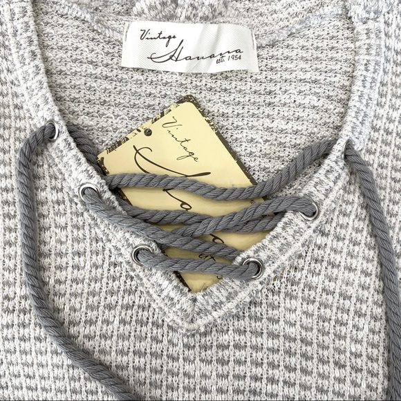 VINTAGE HAVANA LACE UP PULLOVER HOODIE- SIZE LARGE - Picture 3 of 4